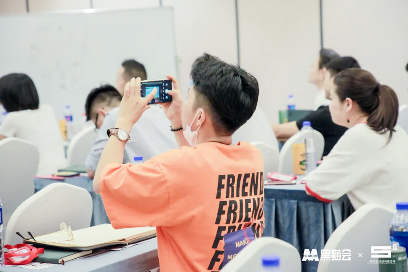 杭州學員在交流會課堂拍照