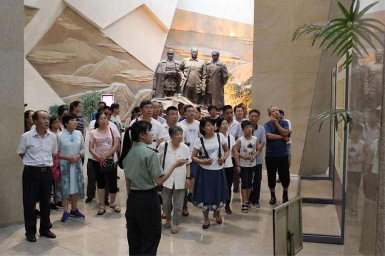 黨員參觀紅色基地