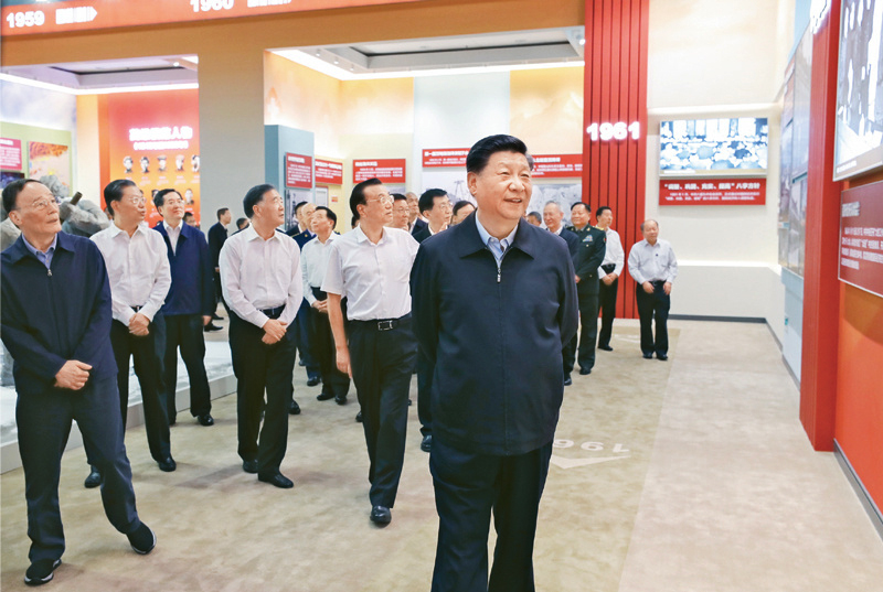 黨和國家領導人參觀“偉大歷程 輝煌成就——慶祝中華人民共和國成立70周年大型成就展