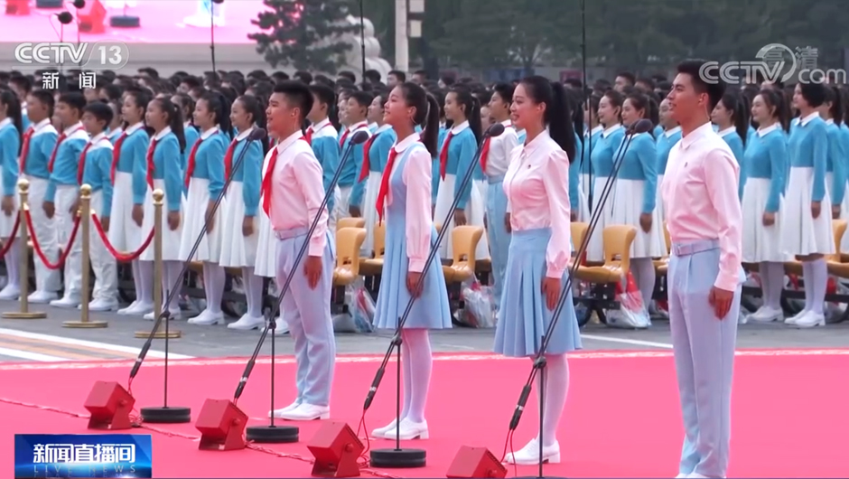 千人獻詞,向黨許下青春誓言。