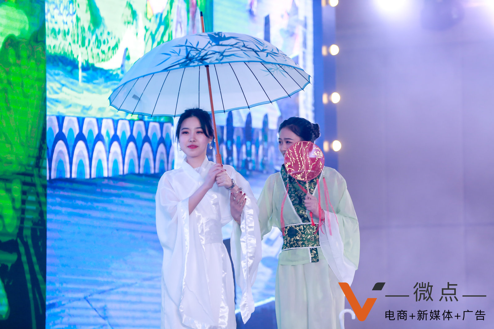 �c�����еć��L��ʽ���݃���