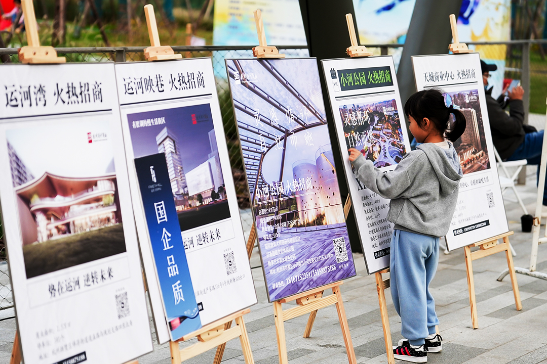 ���`��ѭ�h ��Ȼ��ȼ������С�ӹ��@���̻�ӬF��