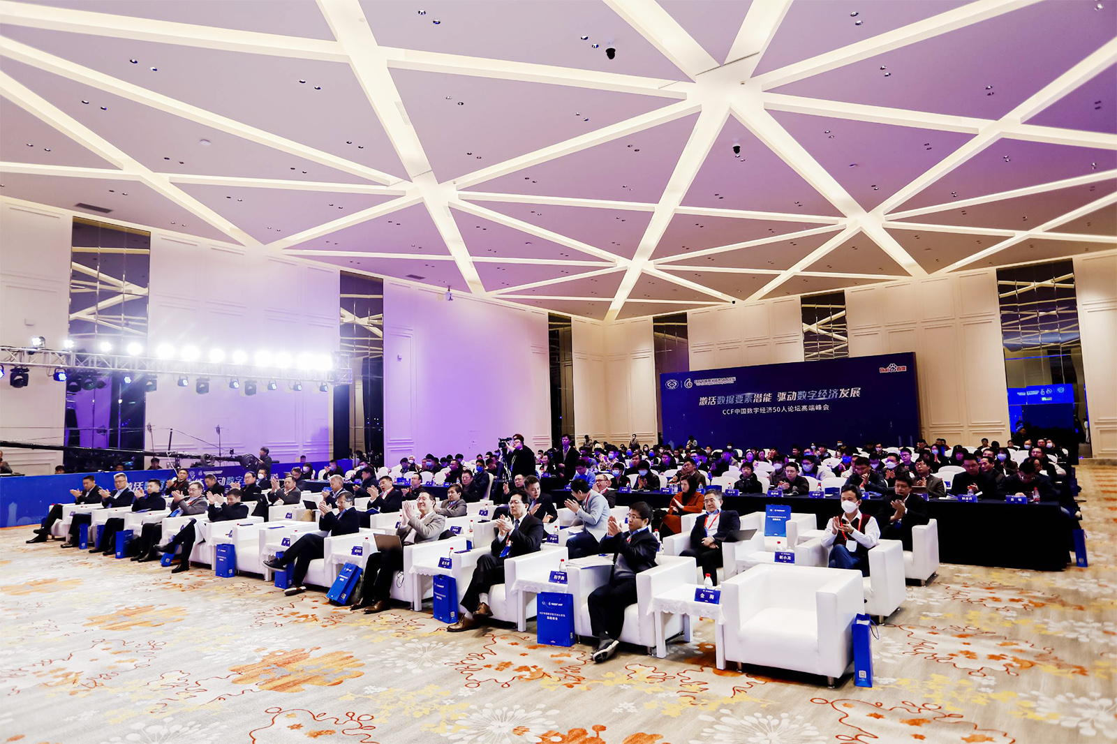 Փ�������ӈ��ЬF��