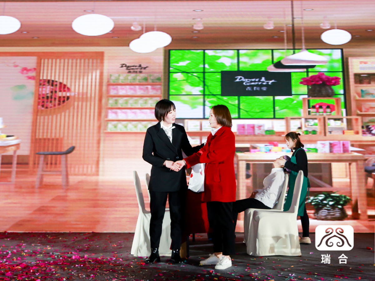 ��˾����c��СƷ����