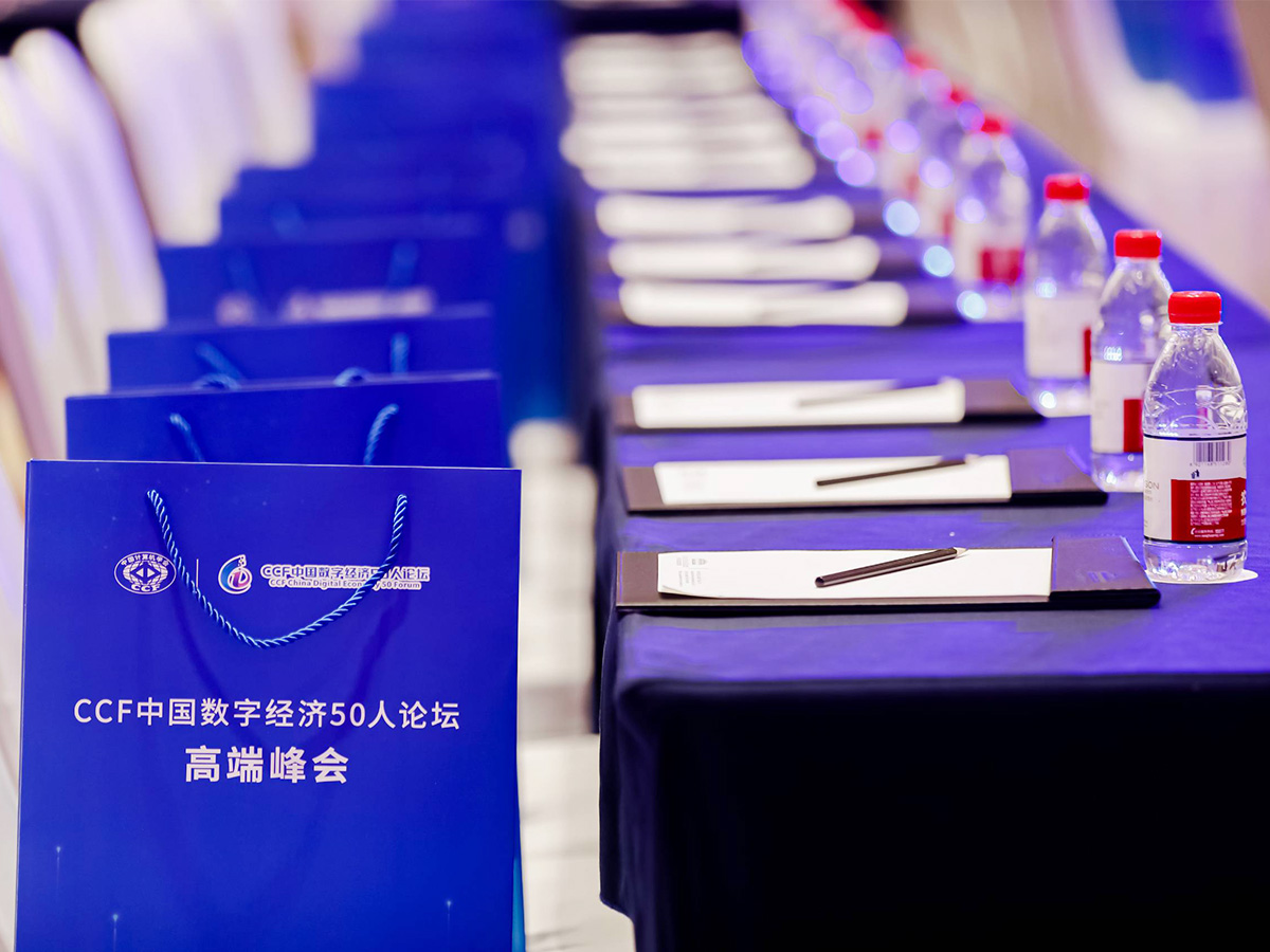 �W�g���h������ϔ[��