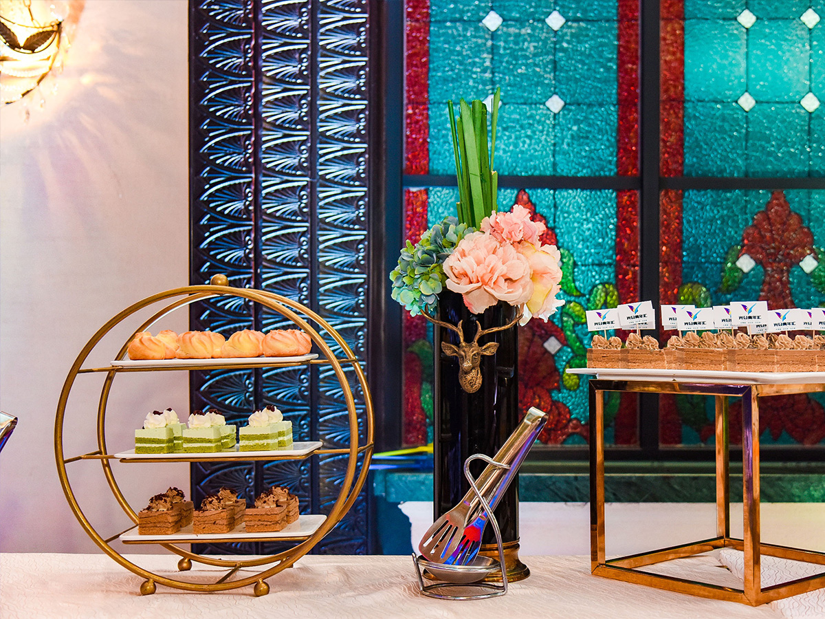 發(fā)布會現(xiàn)場茶歇臺布置