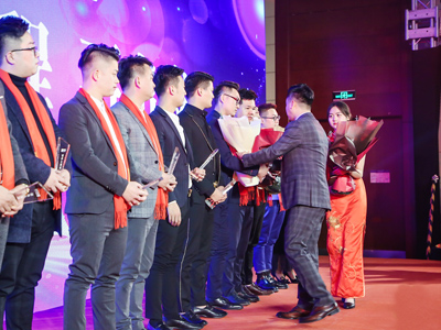 ���N������߄�����