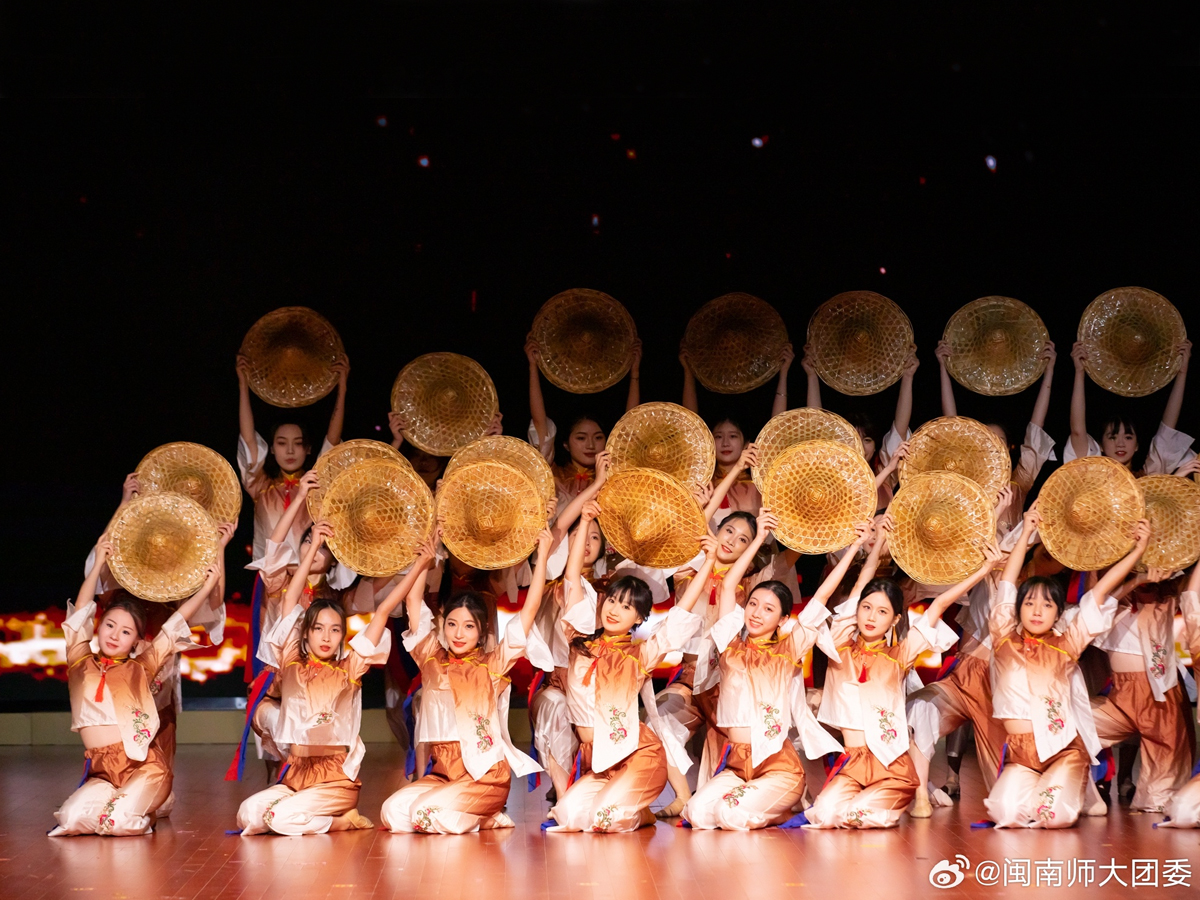 校共青團文藝演出活動