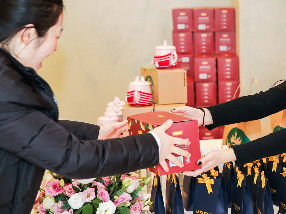 ٛ(z��ng)�����(hu��)�YƷ