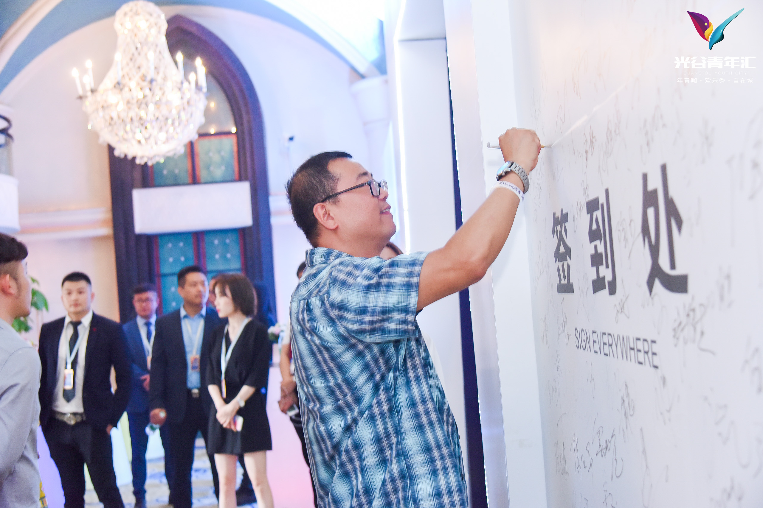 ��������h��