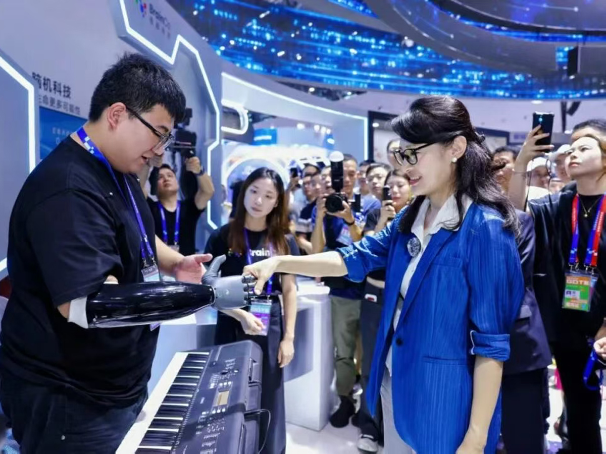 �X�C�Ƽ��aƷչ�^